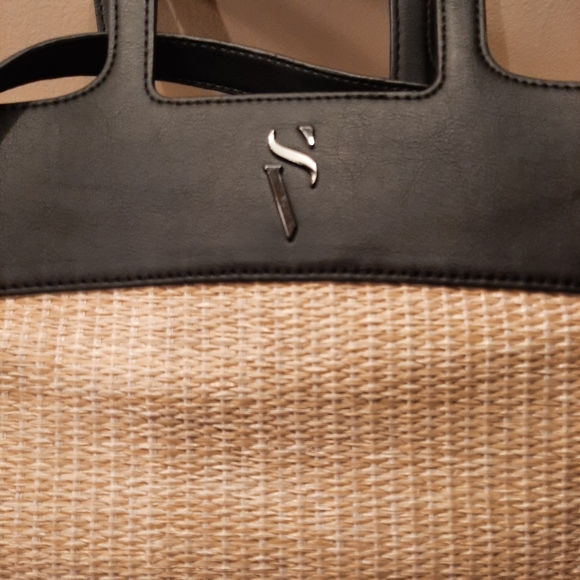 Simply Vera Wang Purse - Picture 2 of 14